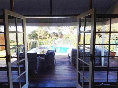  Barossa Valley View Guesthouse -  Room  picture :   Tea/Coffee maker    Shower    Bath                           
