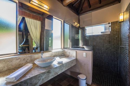 Bathroom sa Hotel Estância Atibainha - Resort & Convention