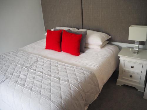 Katil atau katil-katil dalam bilik di High Hedges Apartment C