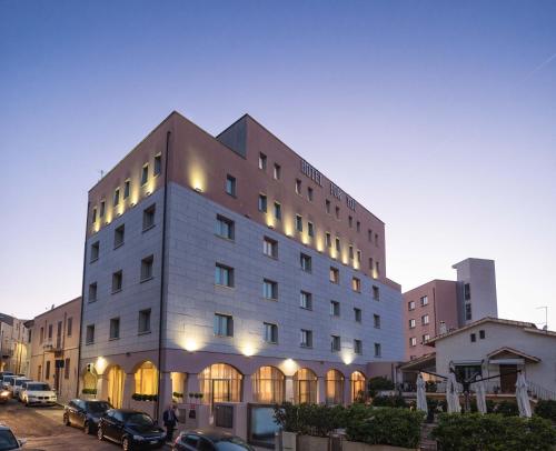 El edificio en el que está el hotel