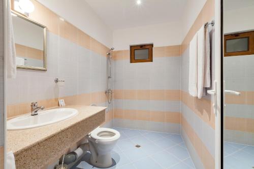 Koupelna v ubytování Sinia Vir Eco Residence