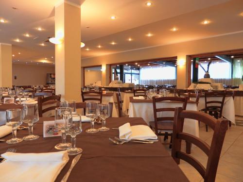 Futura Club Casarossa tesisinde bir restoran veya yemek mekanı