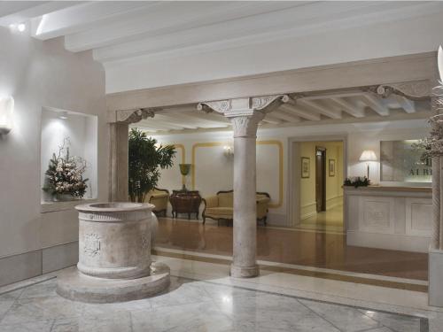 Hotel Ai Reali - Small Luxury Hotels of the World photo 16