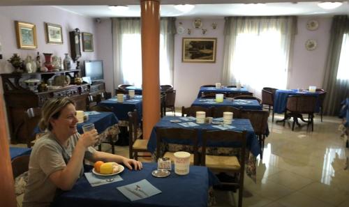 Εστιατόριο ή άλλο μέρος για φαγητό στο Hotel Victoria