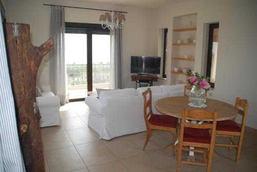 Gallery image of Olive Tree Cottage in Nea Peramos