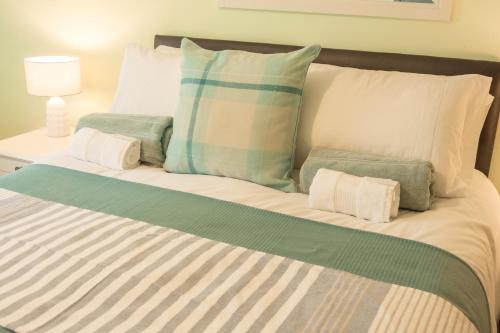 Ένα ή περισσότερα κρεβάτια σε δωμάτιο στο Marina View Apartment