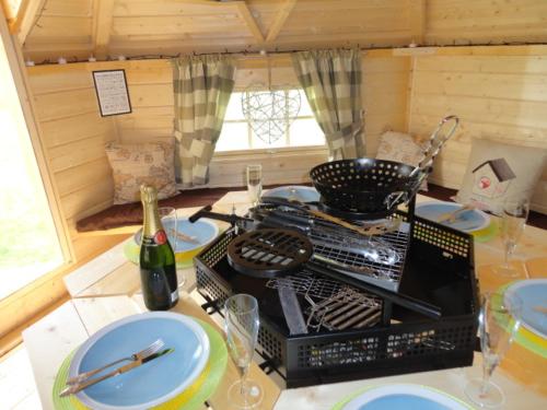 Una cocina o kitchenette en Olde Farm Holiday Cottages