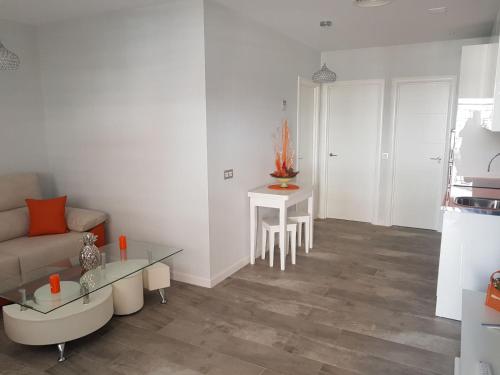 Zdjęcie z galerii obiektu CARIHUELA LOS NIDOS SUN&BEACH w mieście Torremolinos