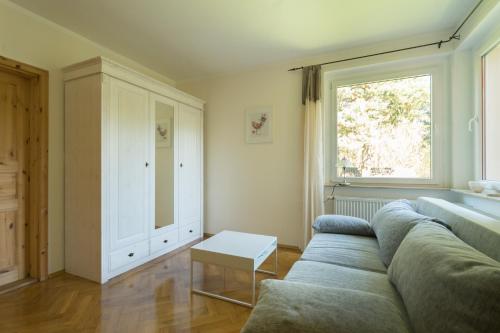 Ein Sitzbereich in der Unterkunft Waldhufenhaus in Schöna