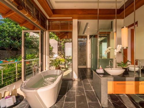 Bathroom sa Baan Paa Talee Estate - SHA Extra Plus