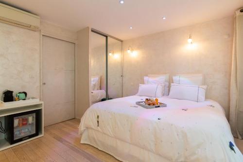 Gallery image of Aby in Cannes