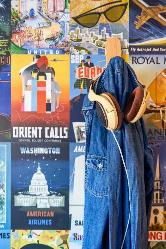 a pair of headphones hanging out of a pair of jeans at hotelF1 Avignon Centre Courtine gare TGV in Avignon