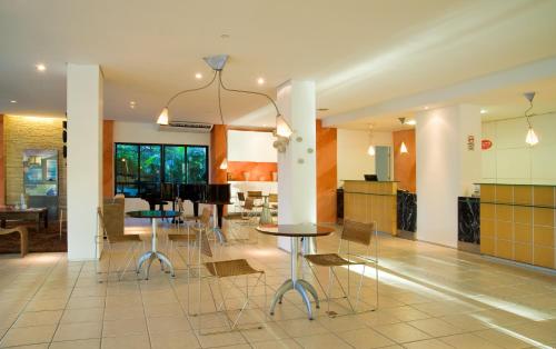Virtuvė arba virtuvėlė apgyvendinimo įstaigoje Hotel Praia Centro