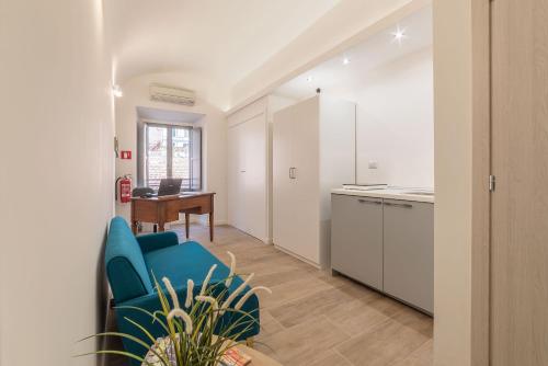 Roma Station House