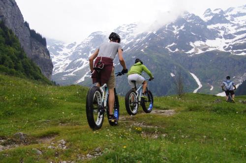 Radfahren an der Unterkunft Hostel Engelberg oder in der Nähe