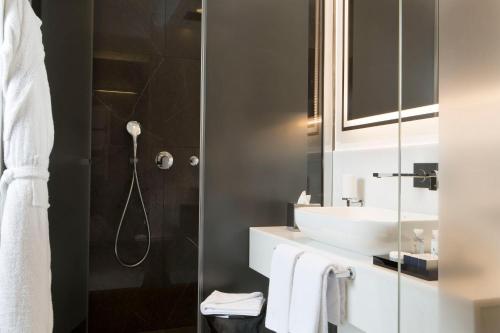 Et badeværelse på Corso 281 Luxury Suites