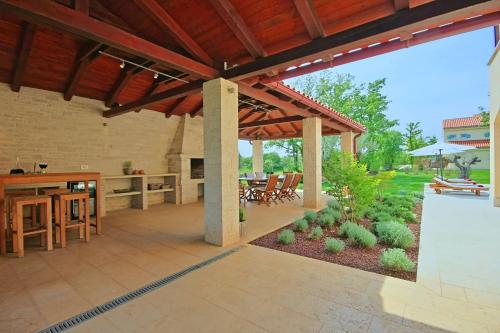 Restaurace v ubytování Villa Mirna