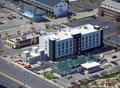 an overhead view of a building on a city street at Country Inn & Suites by Radisson Ocean City in Ocean City