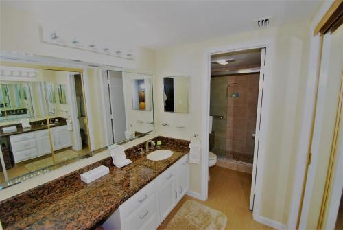 Koupelna v ubytování Edgewater Condo Unit #104