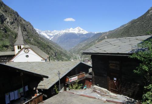 B&Bから撮影された、または一般的な山の景色