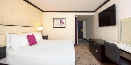 Letto o letti in una camera di Harrah's Laughlin, A Caesars Destination