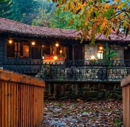 Afbeelding uit fotogalerij van Старата воденица in Kotel