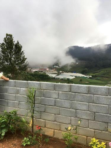 Gallery image of Vignesh holiday inn in Kotagiri