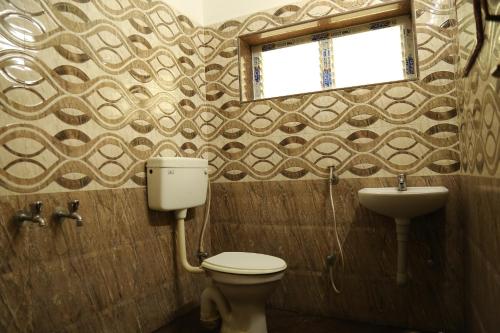 Gallery image of Hotel Vijay in Pollāchi