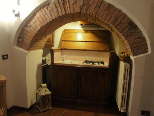 A kitchen or kitchenette at Il vecchio frantoio