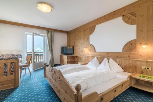 Postel nebo postele na pokoji v ubytování Bio & BikeHotel Steineggerhof