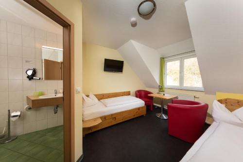 Postel nebo postele na pokoji v ubytování Hotel Demling