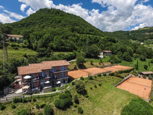 Ảnh trong thư viện ảnh của Villa Anna Apartments ở Tremosine Sul Garda
