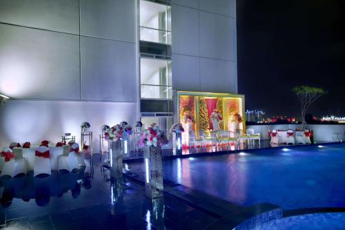 Bazén v ubytování ASTON Pluit Hotel & Residence nebo v jeho okolí