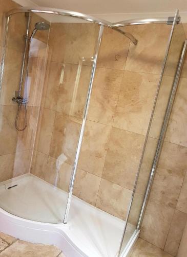 Ein Badezimmer in der Unterkunft King's Head Inn