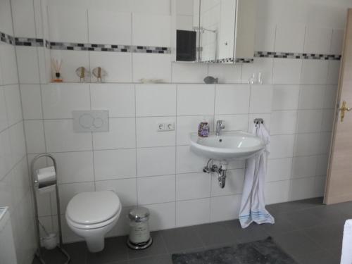 ห้องน้ำของ Ferienwohnung Anke - Apartment 5d