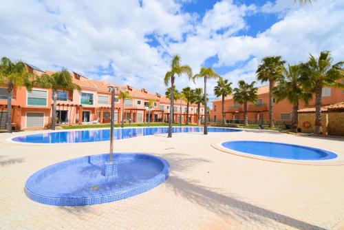 Palm Villa Albufeiraの敷地内または近くにあるプール