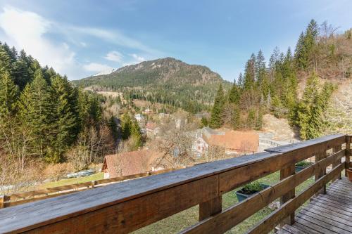 Photo de la galerie de l'établissement Maison de caractère dans la chartreuse, à Saint-Pierre-de-Chartreuse