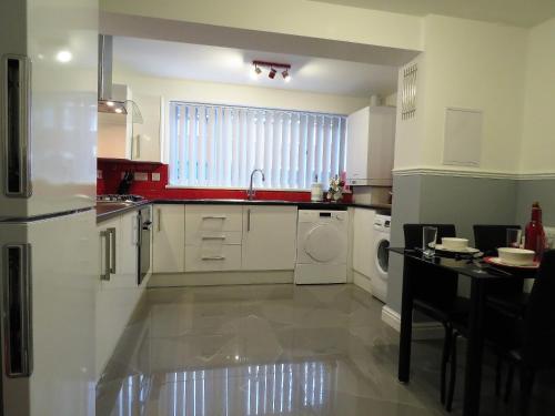 Foto StayNEC Moat House Birmingham - For Company, Contractor and Leisure Stays - NEC, HS2, JLR, Airport
