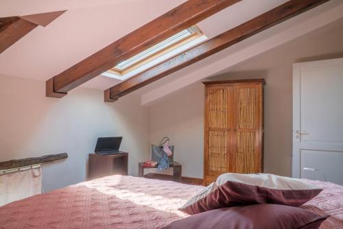 En eller flere senge i et værelse på Plaium Montis Copeta