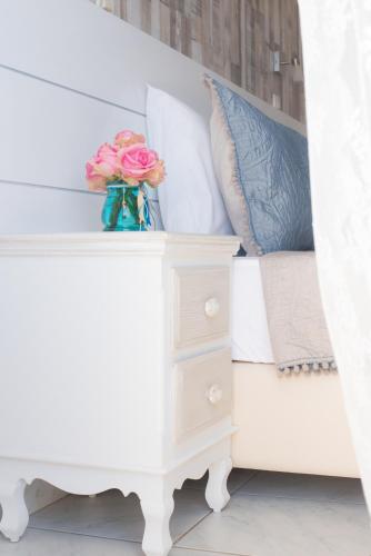 Ένα ή περισσότερα κρεβάτια σε δωμάτιο στο Silver Sun Studios & Apartments 
