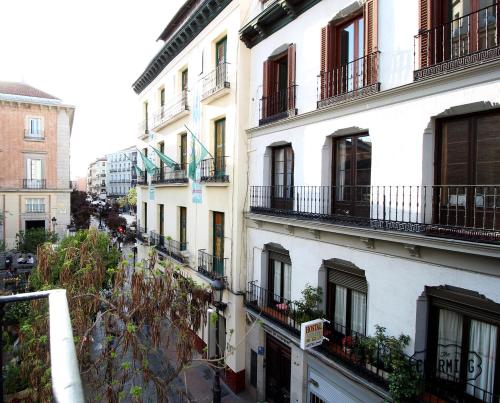 Huertas Studio – Central & Bright in Madrid