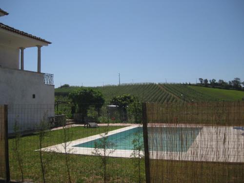 منظر المسبح في Casa do Caseiro او بالجوار