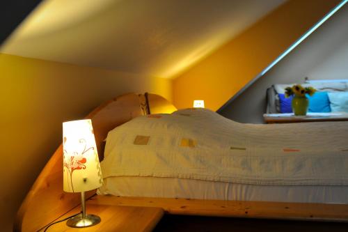 Cama ou camas em um quarto em Pensiunea Casa Tepes