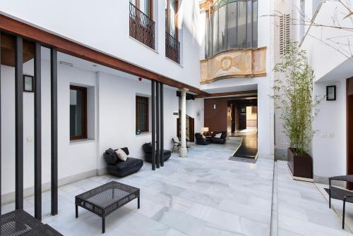 tuGuest Elvira Suites