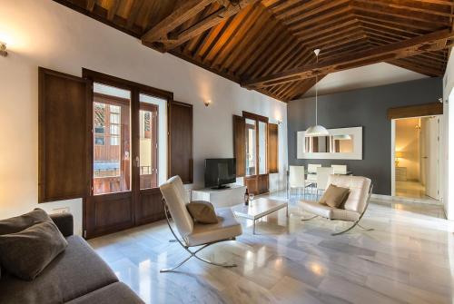 tuGuest Elvira Suites
