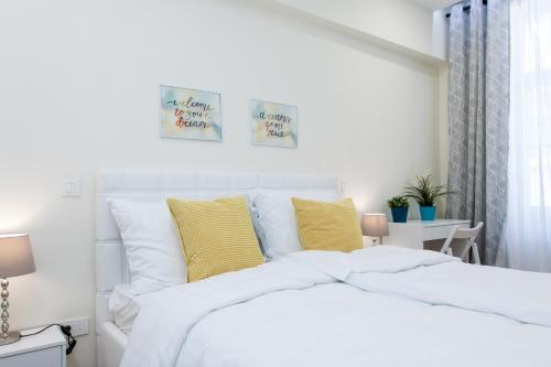 Posteľ alebo postele v izbe v ubytovaní Luxury Main Square Apartments