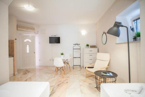 Apartments Emotha