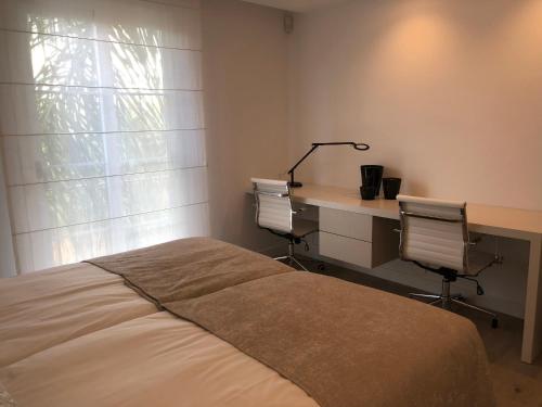 Modern Apartment Puente Romano
