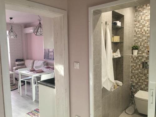 Kúpeľňa v ubytovaní Panorama Apartment Darvenitsa