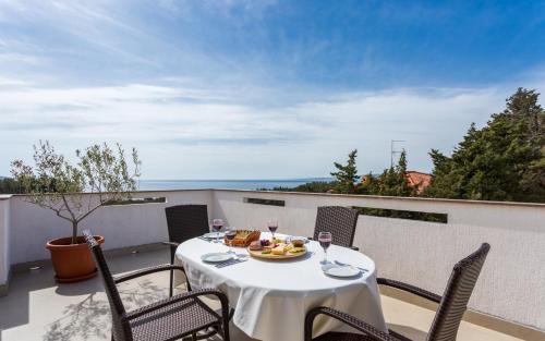 Apartment Deni